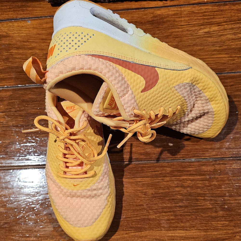 Womens NIKE Air Max